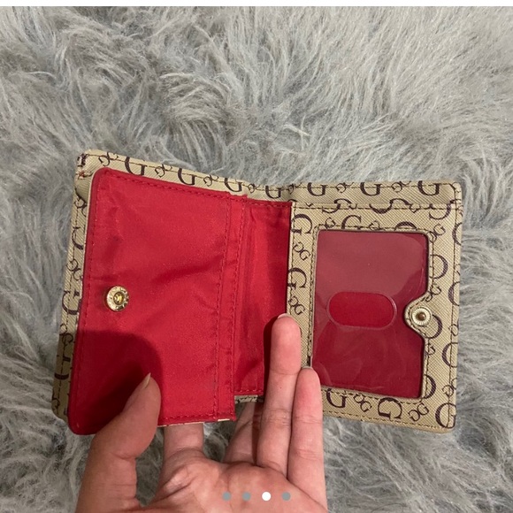 LIKE NEW GUESS Wallet | Red Interior - Picture 3 of 3